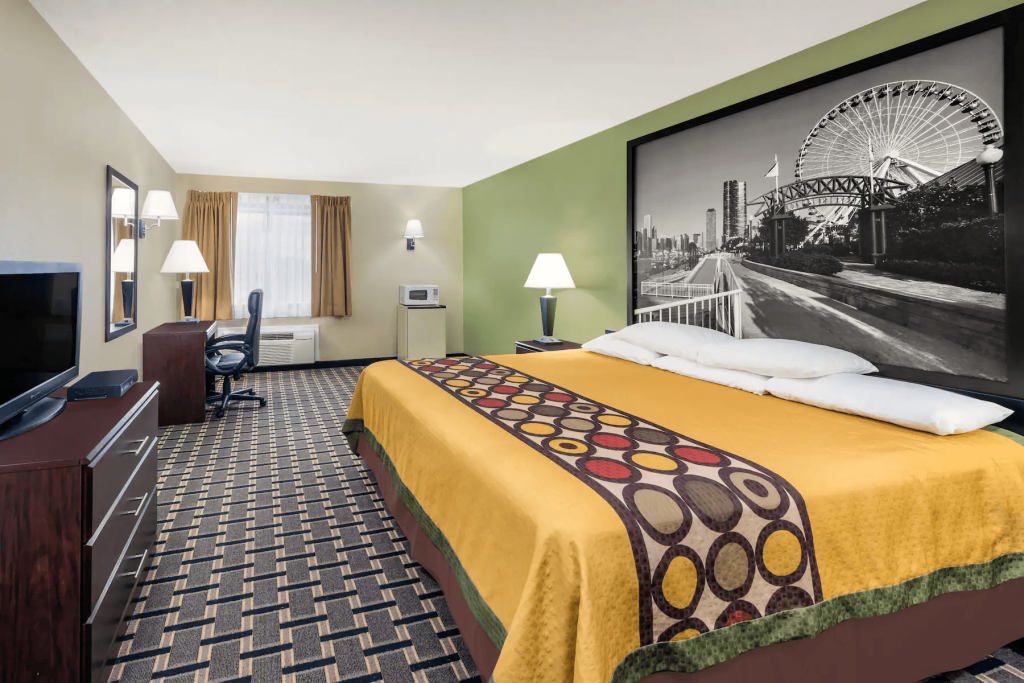 Basic Room, 1 King Bed, Non-Smoking – Anna photo 1