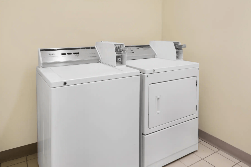King Whirlpool Suite, Non-Smoking – Anna photo 5